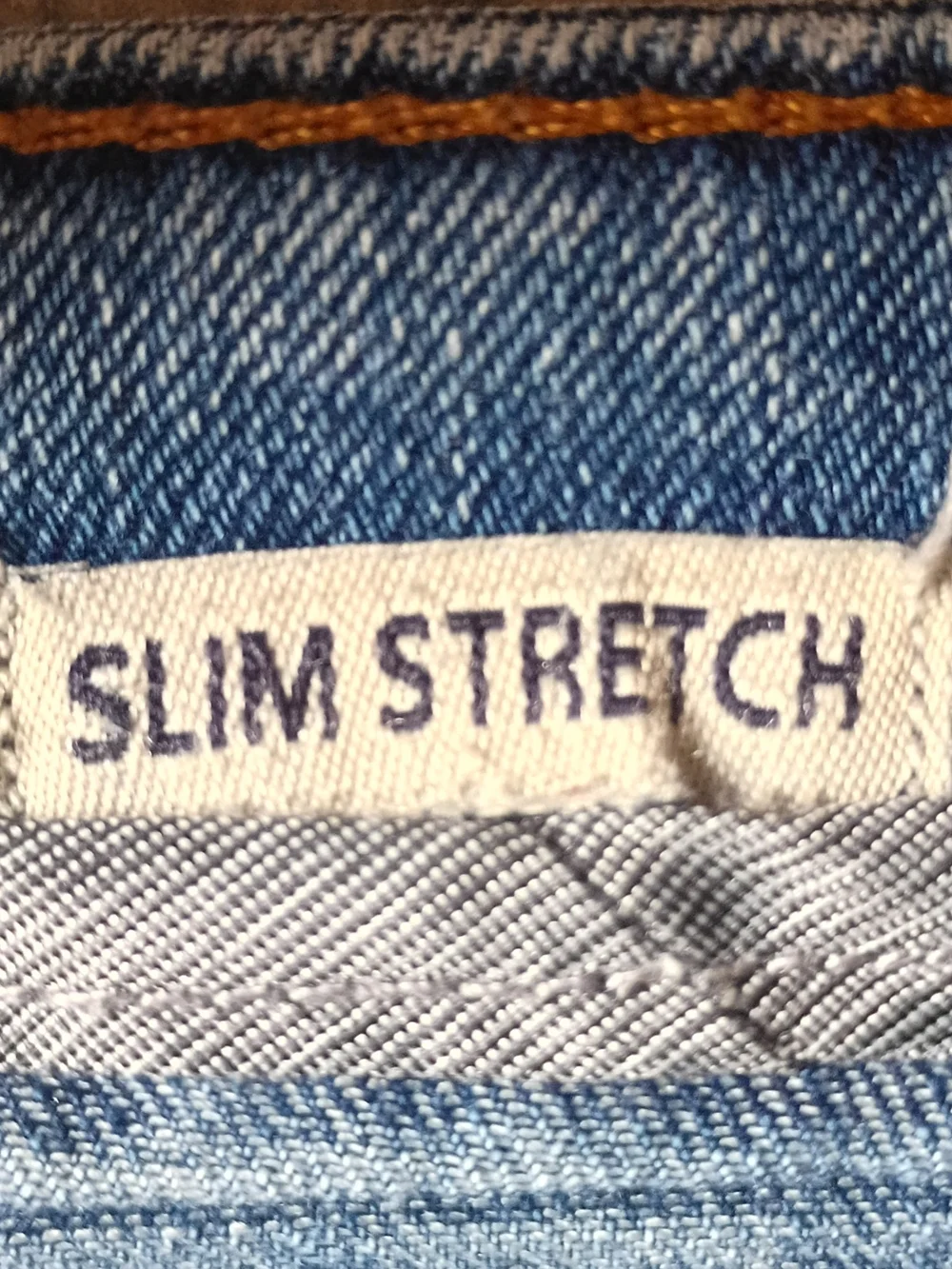 Slim Straight Men's Jeans in Medium Blue Wash